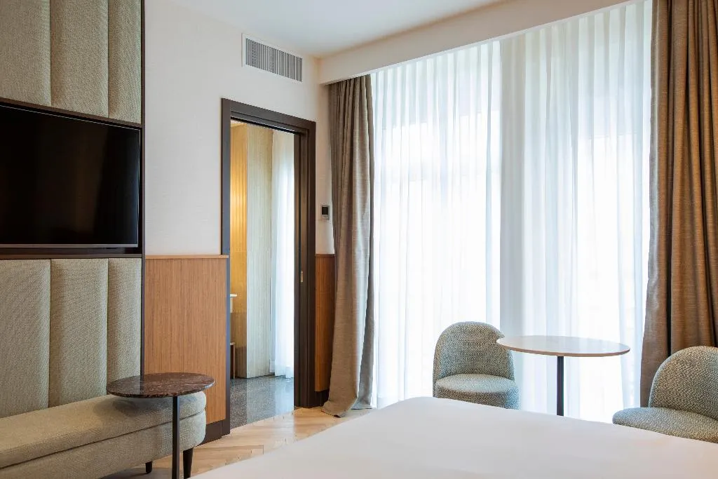 JUNIOR SUITE CAPACITY 3 Room, Circle6 Rome, Rome