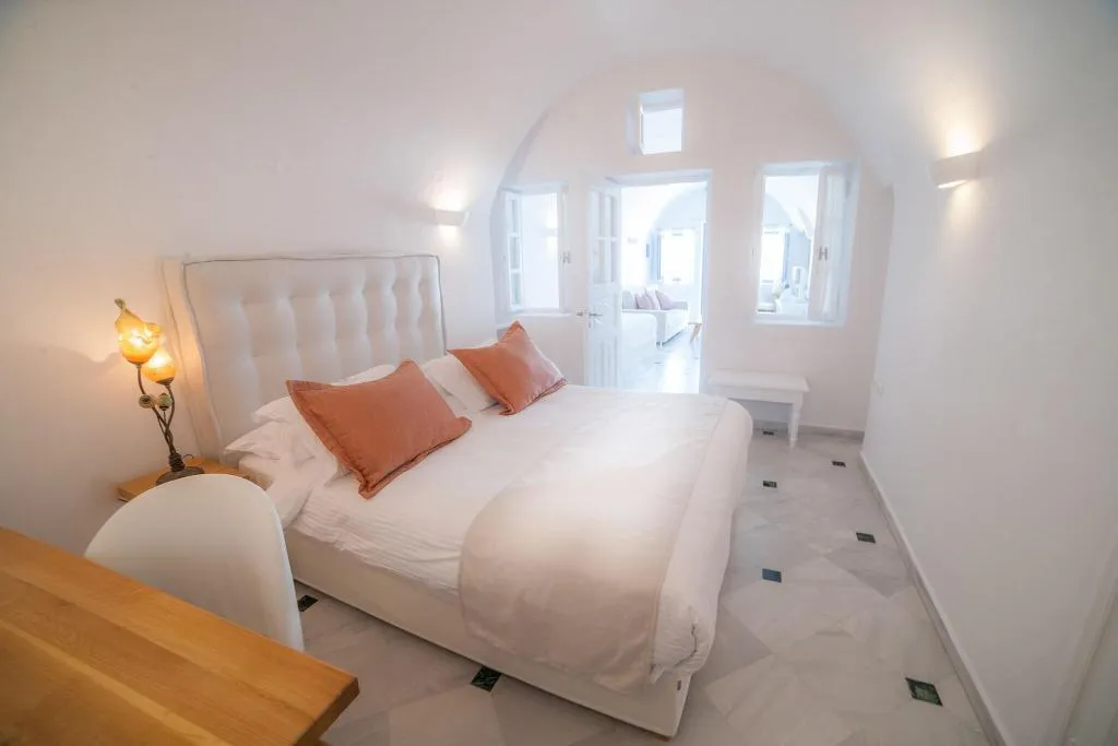 SUITE QUEEN SIZE BED Room, Anteliz Hotel And Suites, Santorini