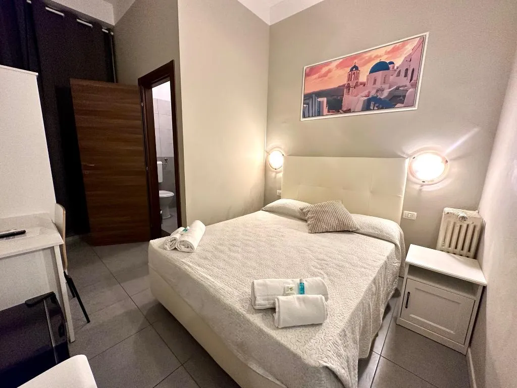 DOUBLE STANDARD Room, Hotel Golden Milano, Milan
