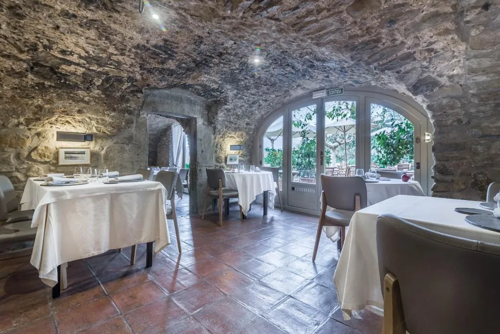Restaurant, La Plaça Madremanya, Costa Brava