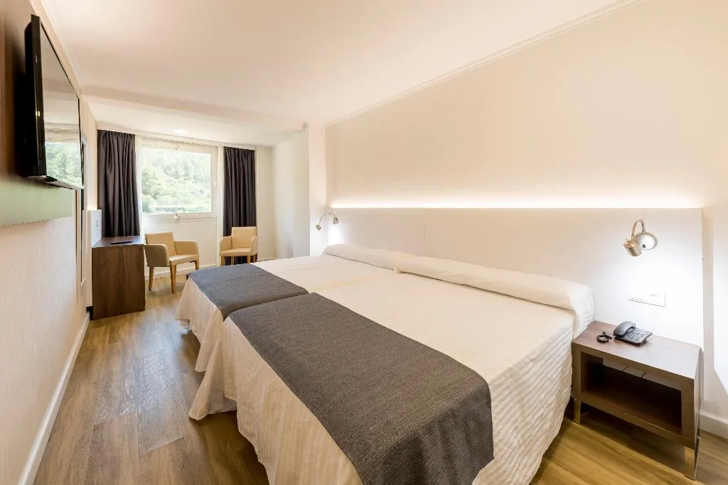 QUADRUPLE STANDARD Room, Hotel Rosaleda del Mijares, Valencia