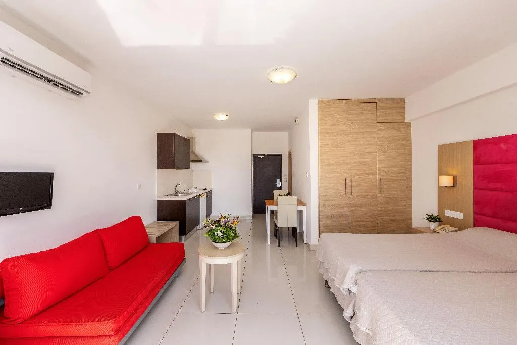 STUDIO CAPACITY 1 Room, Papantonia Hotel Apts, Cyprus