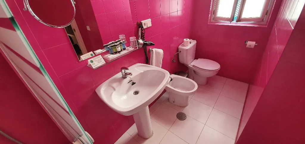 DOUBLE ECONOMY Room, Casual de las Letras Sevilla, Seville