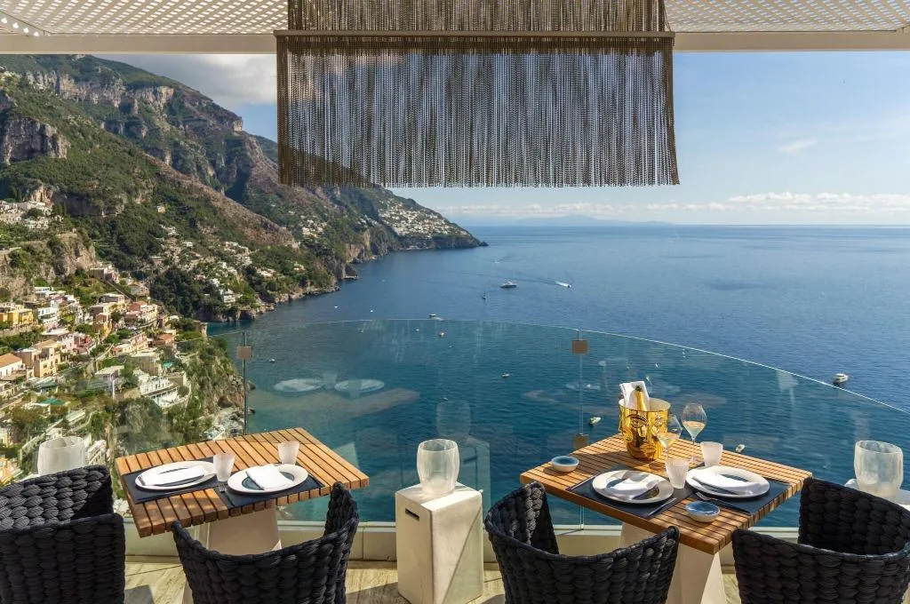 Sports and Entertainment, Villa Franca, Naples