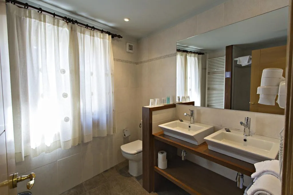 QUADRUPLE STANDARD Room, La Coma, Costa Brava
