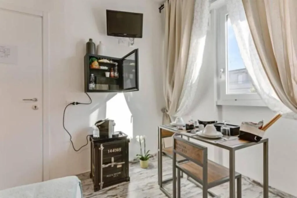 Restaurant, Letto E Latte, Naples