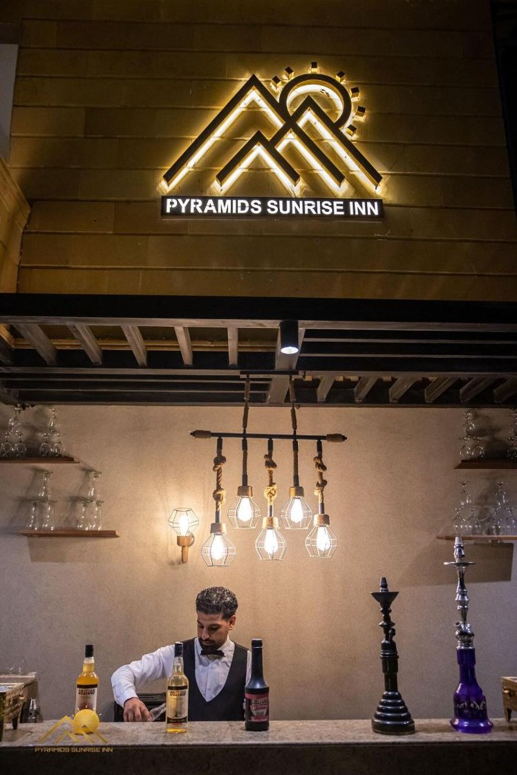 Bar, Pyramids Sunrise Inn, Cairo