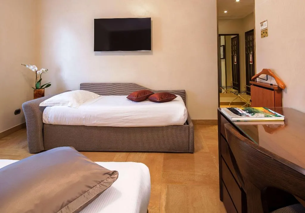 DOUBLE SUPERIOR Room, UNA HOTELS Galles Milano, Milan