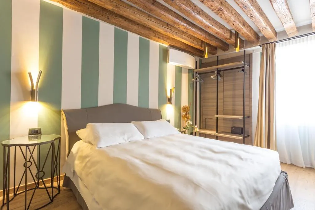 APARTMENT ONE BEDROOM ONE BATHROOM Room, Tiziano, Venice
