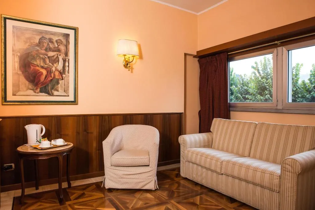 Room, Santa Barbara, Milan