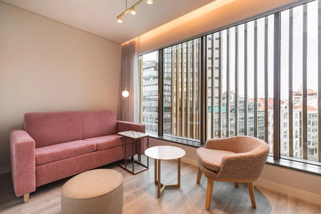 SUITE TWO BEDROOMS Room, Luster Hotel, Lisbon