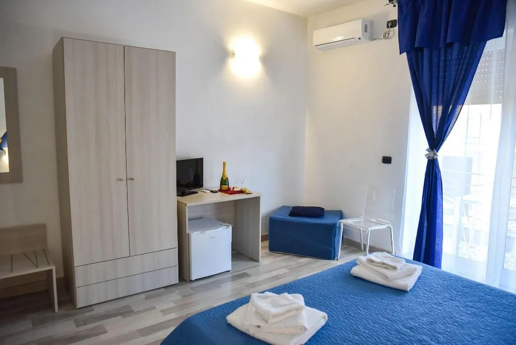 Room, Mirosa Bed And Breakfast, Naples