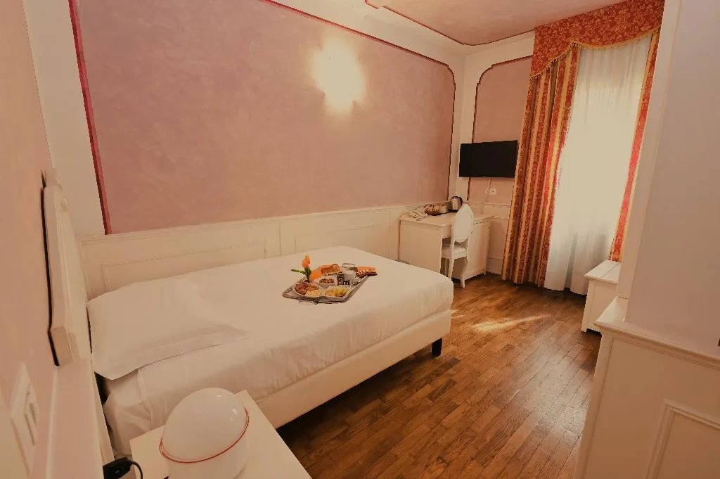 SINGLE DELUXE Room, Hotel Villa Patriarca, Venice