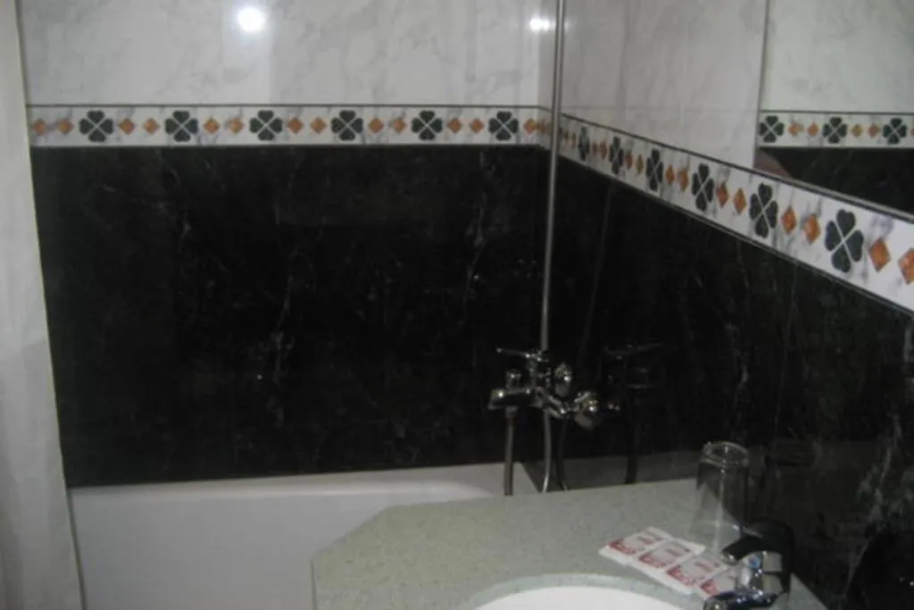 TRIPLE STANDARD Room, Roma Reial, Barcelona