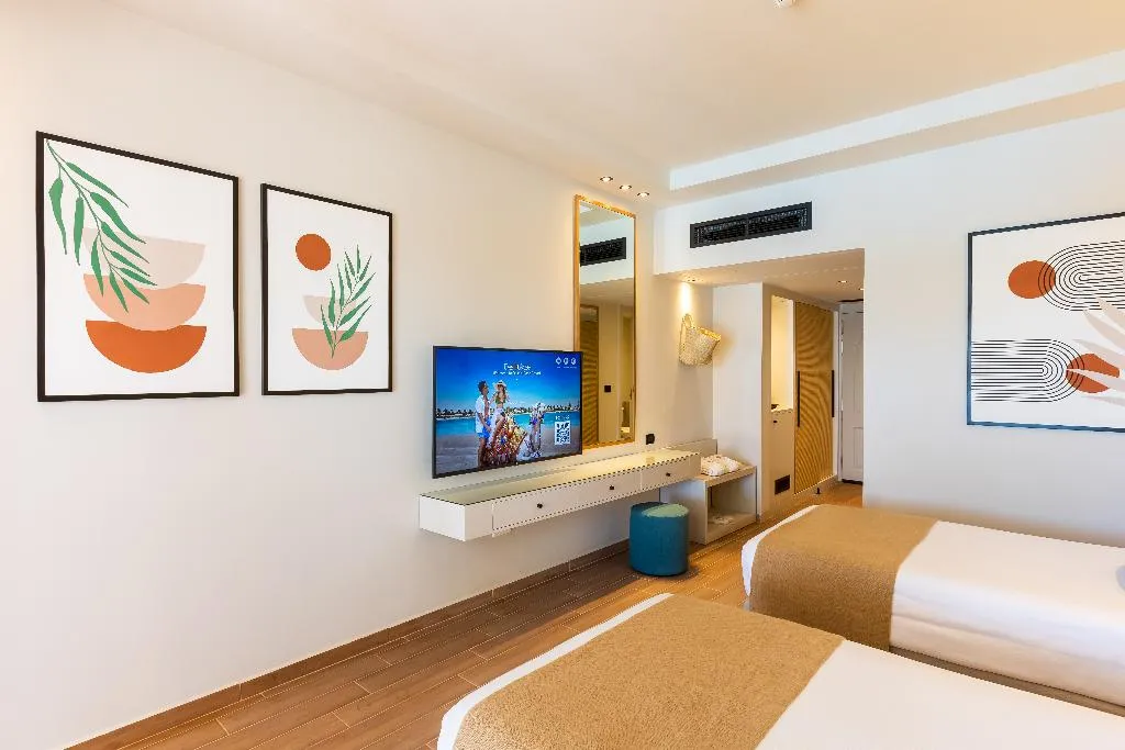 TRIPLE PREMIUM Room, Desert Rose, Red Sea Riviera