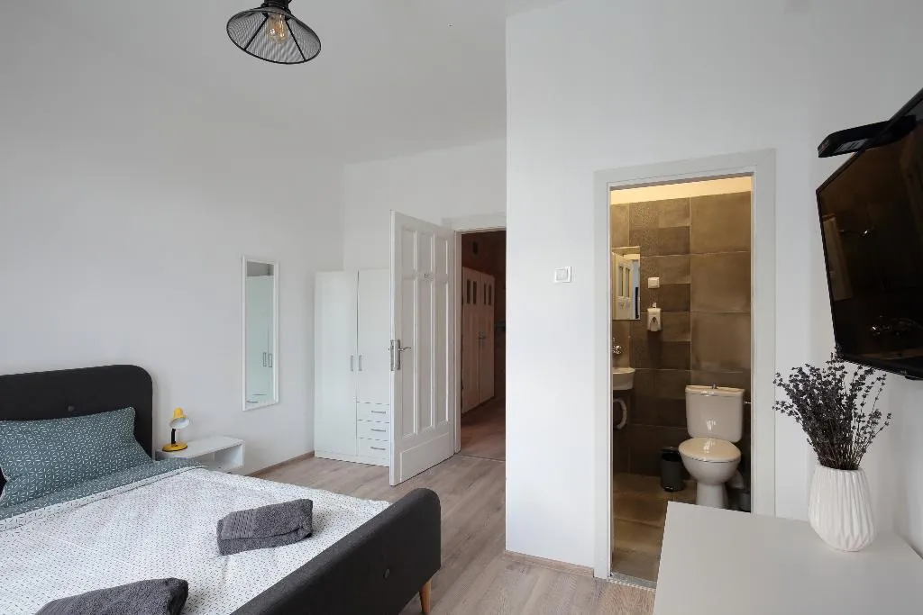 DOUBLE ONE BEDROOM ONE BATHROOM Room, M Hostel Musala, Varna