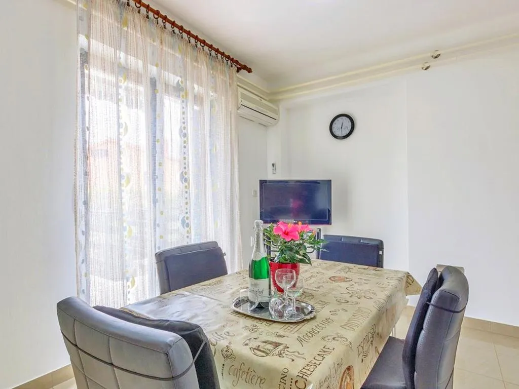 APARTMENT CAPACITY 4 Room, Apartments Miljenko, Istria