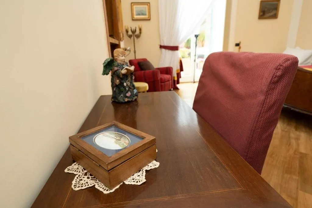Room, Moon Luxury Rooms & Apartments, Naples