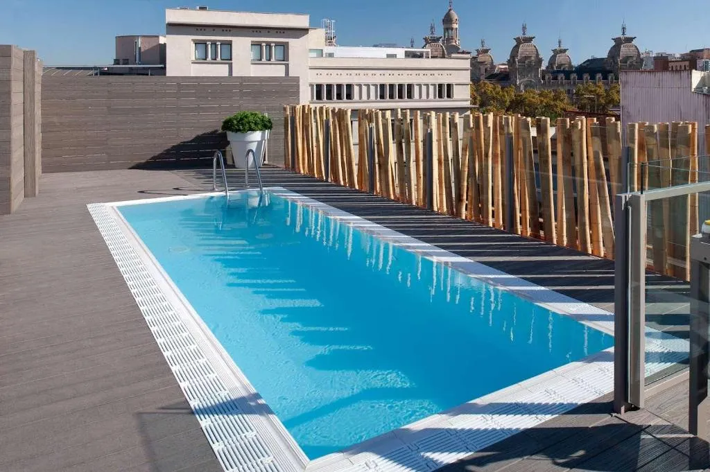 Pool, Catalonia Born, Barcelona
