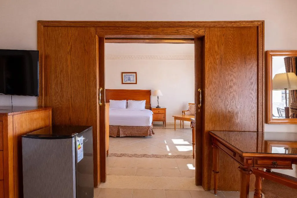 SUITE SEA VIEW WITH BALCONY Room, Continental Plaza Beach, Red Sea Riviera