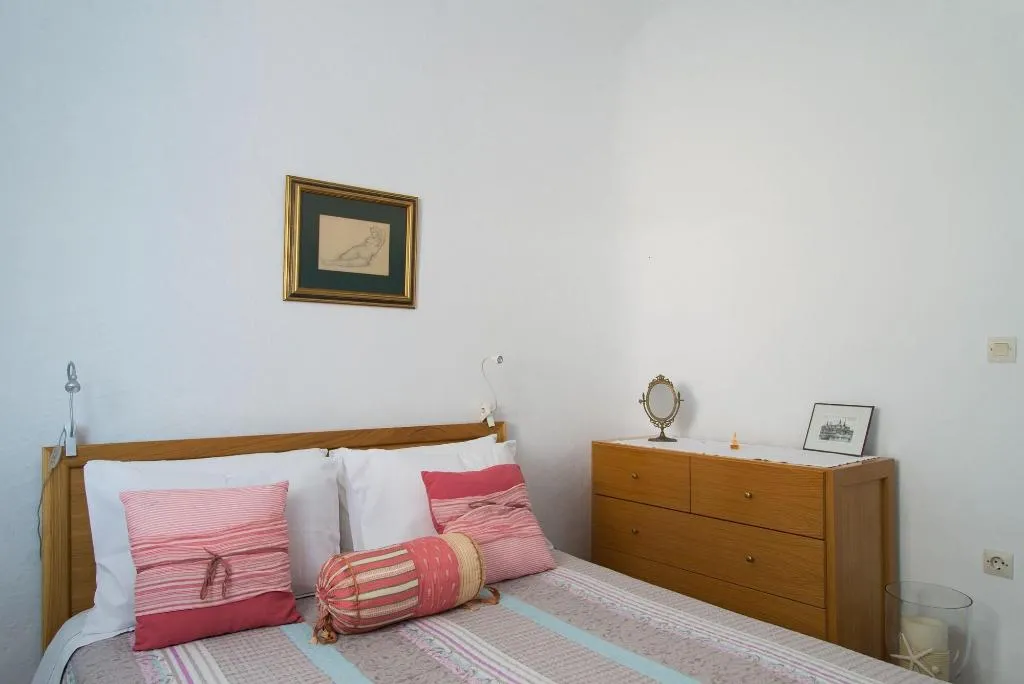 Room, Canava Santino, Santorini