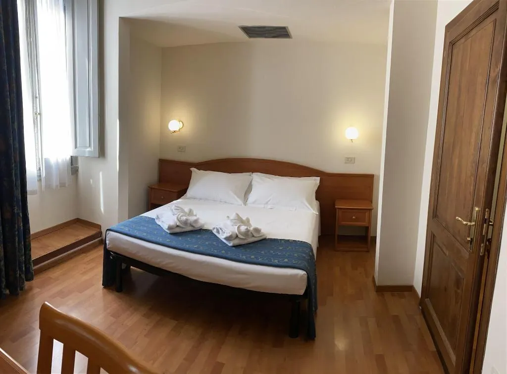 Room, Soggiorno Madrid, Florence