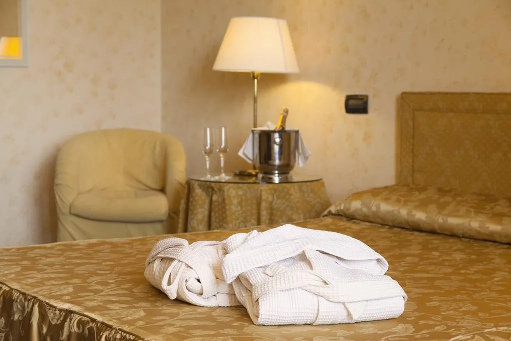 DOUBLE CLASSIC Room, Bluebay Colle Della Trinità Perugia, Perugia