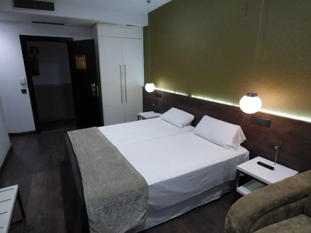 Room, Moderno, Barcelona