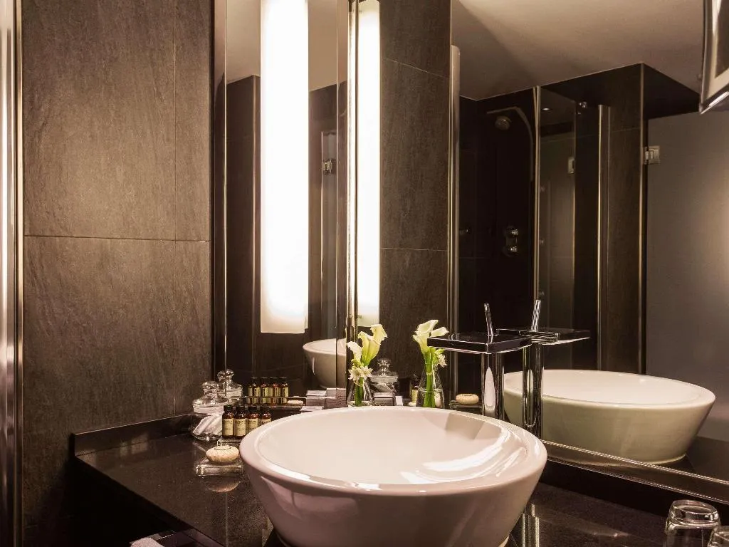 JUNIOR SUITE WITH DOUBLE BED Room, Pullman Madrid Airport Feria, Madrid