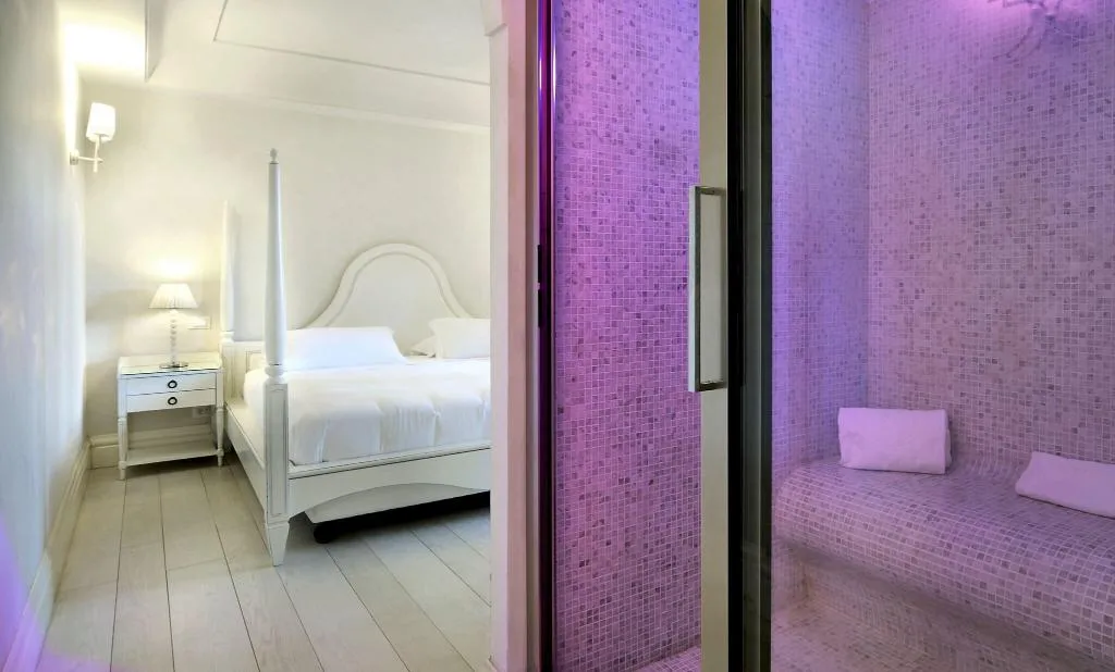 SUITE KING SIZE BED Room, Villa Athena, Catania