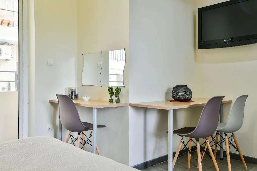 Room, Athens Way Lofts, Athens