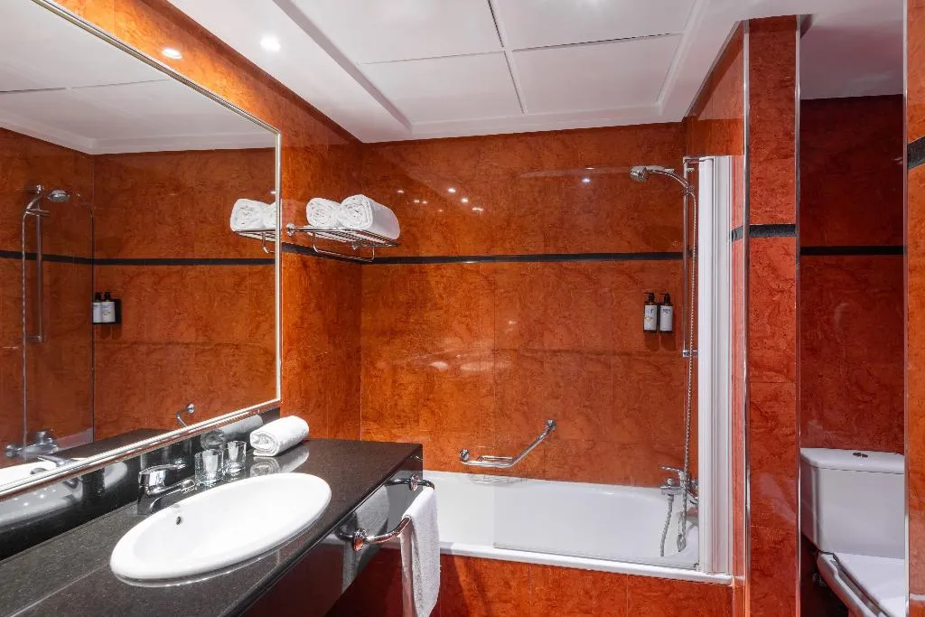 FAMILY ROOM STANDARD Room, Madrid Alameda Aeropuerto Affiliated By Melia, Madrid