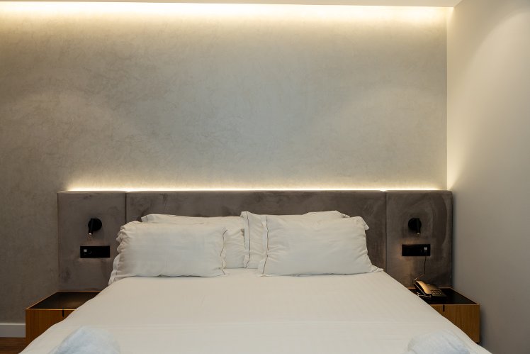 Bounty Hotel, Kavaje