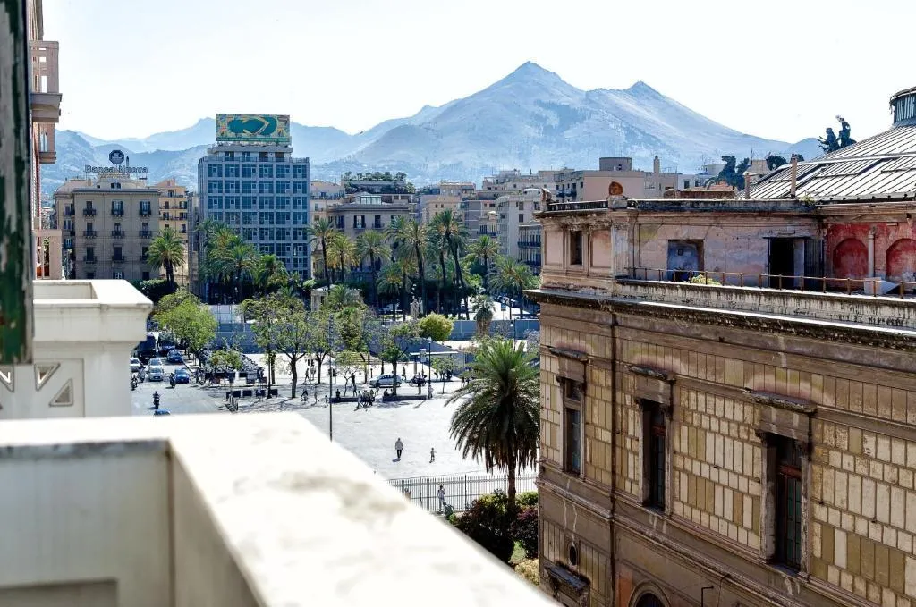 Double or Twin SUPERIOR Room, Garibaldi, Palermo