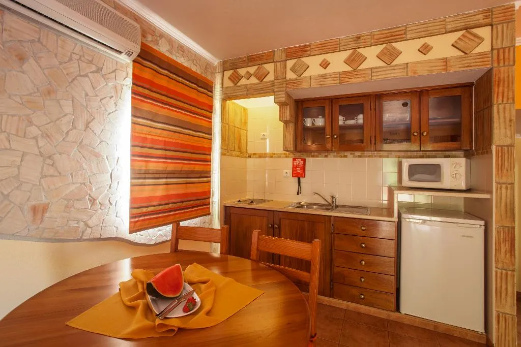 APARTMENT POOL VIEW ONE BEDROOM Room, Hotel Rural Montinho de Ouro, Algarve
