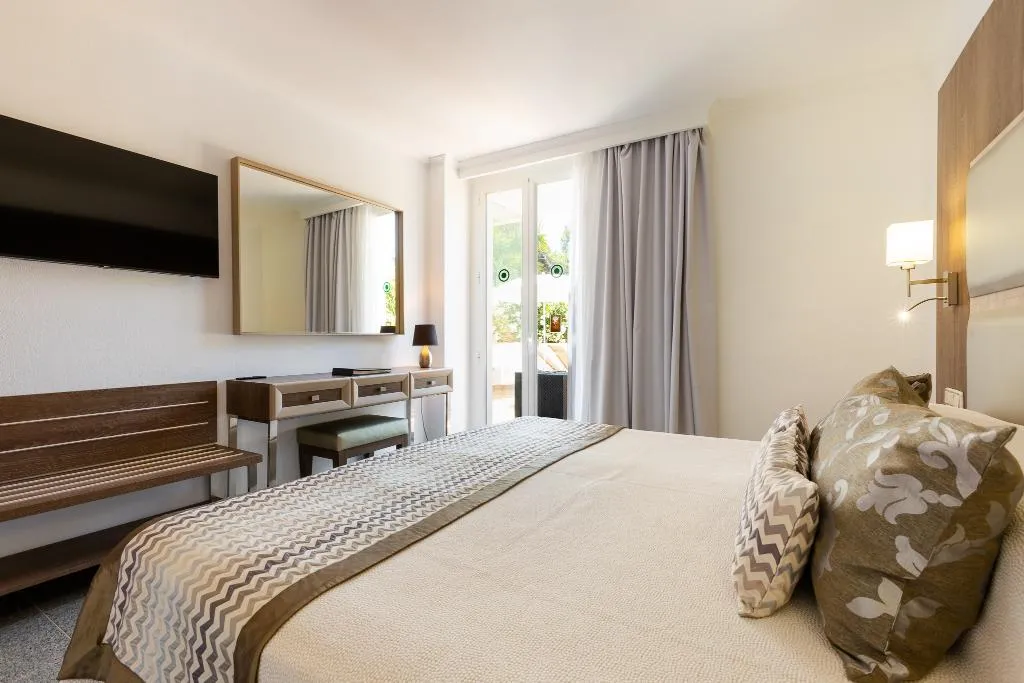 JUNIOR SUITE STANDARD Room, Suitehotel S'Argamassa Palace, Ibiza