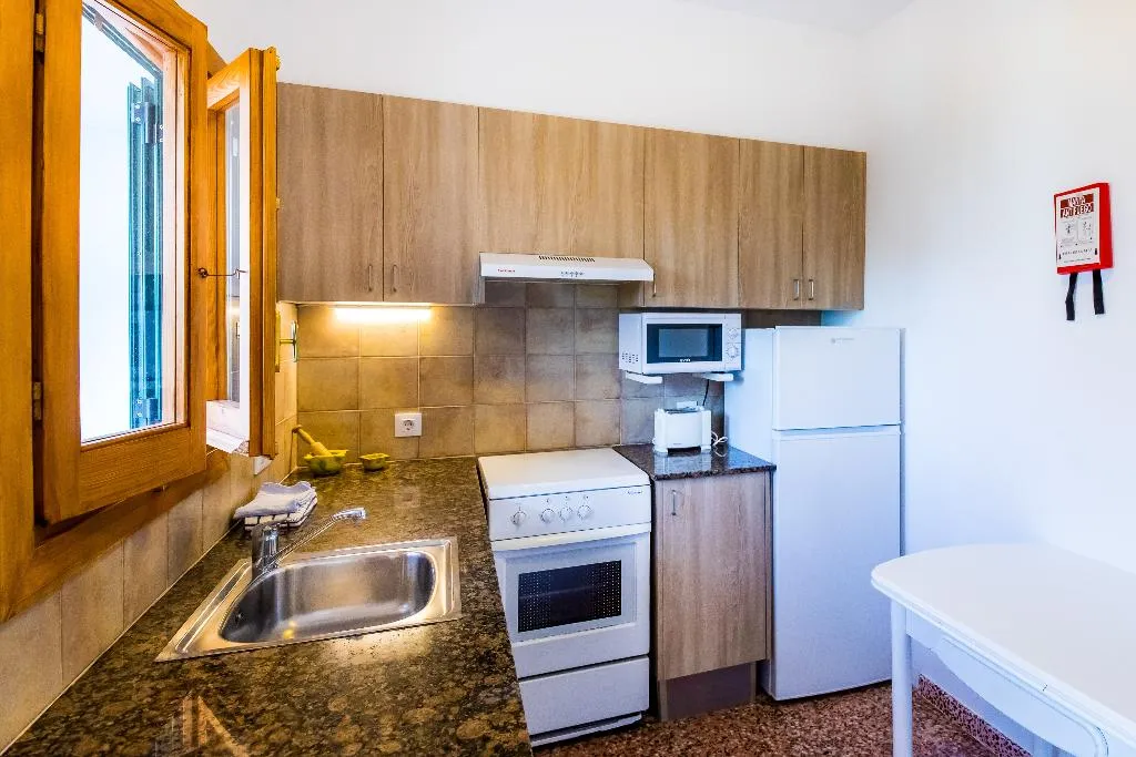 VILLA CAPACITY 6 THREE BEDROOM Room, Arenal Playa Menorca, Menorca