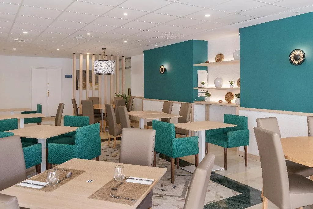 Restaurant, Hotel Costa Malaga by Pierre & Vacances, Costa Del Sol