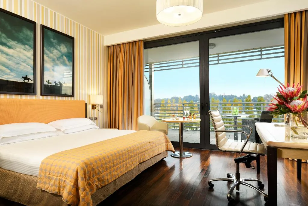 DOUBLE DELUXE Room, Unahotels Varese, Milan