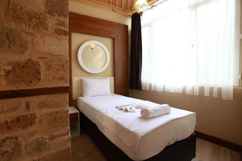 Room, Bacchus Pension, Antalya