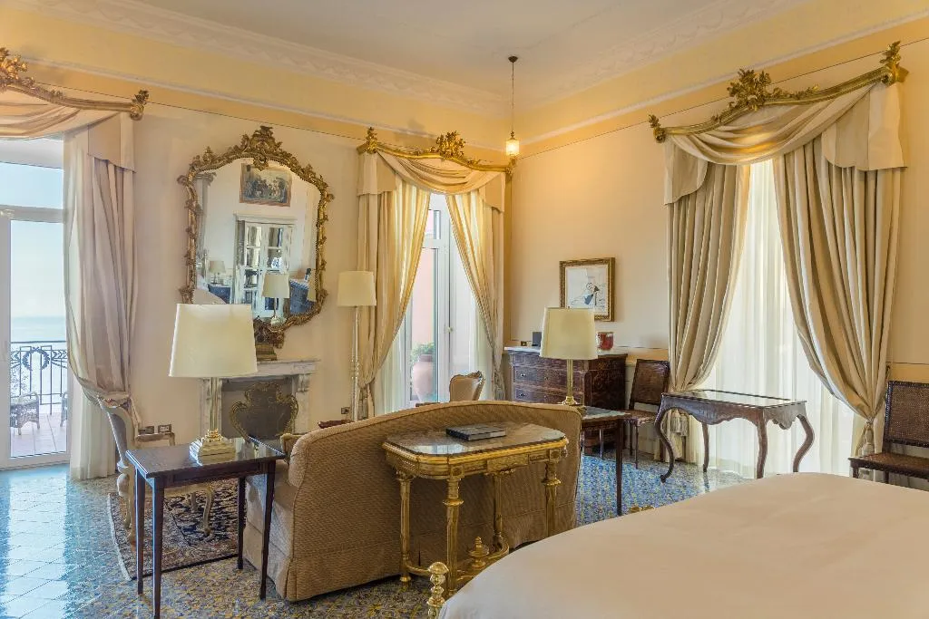 SUITE STANDARD Room, Grand Hotel Excelsior Vittoria Spa, Naples
