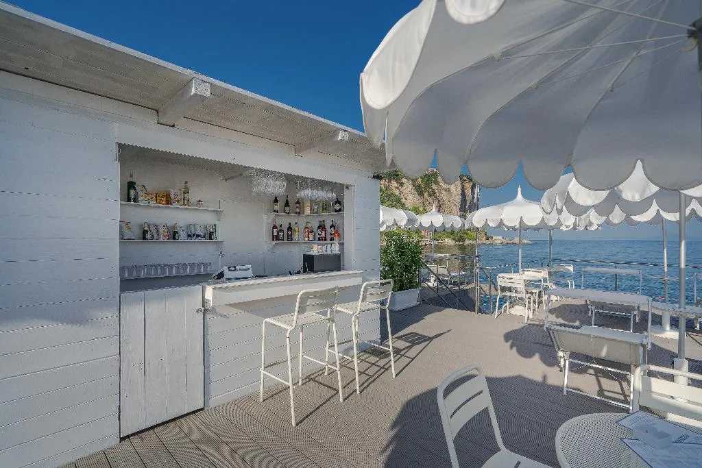 Beach, Mary Hotel, Naples