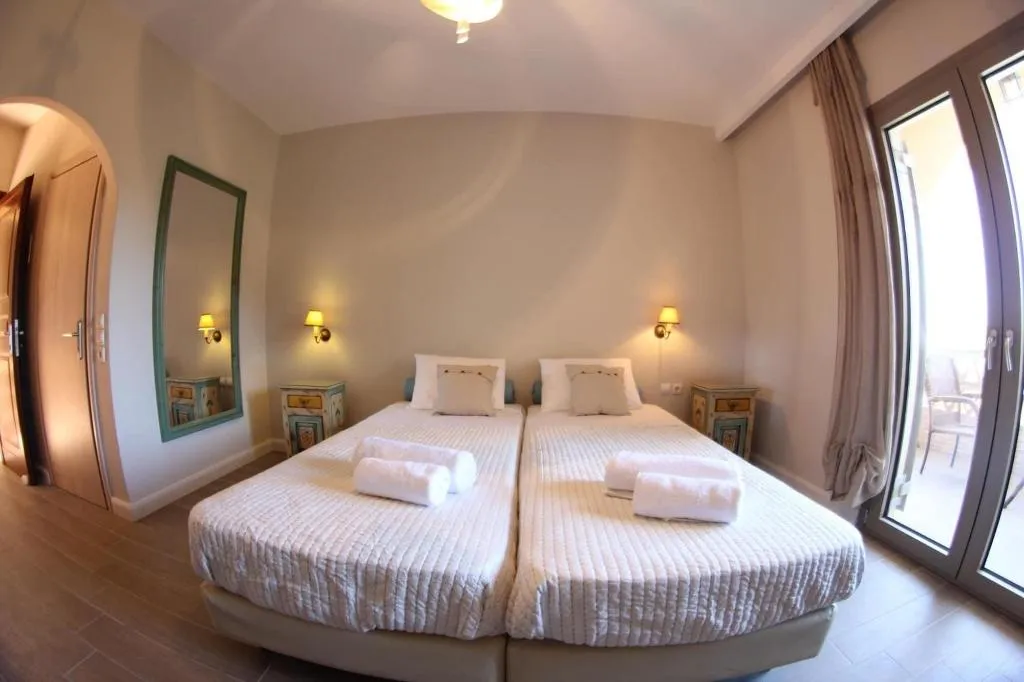 Room, Eleas Gi, Zante