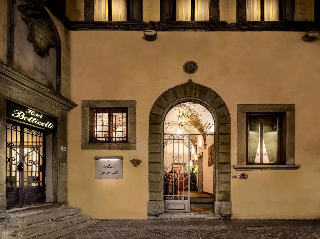 Lobby, Botticelli, Florence