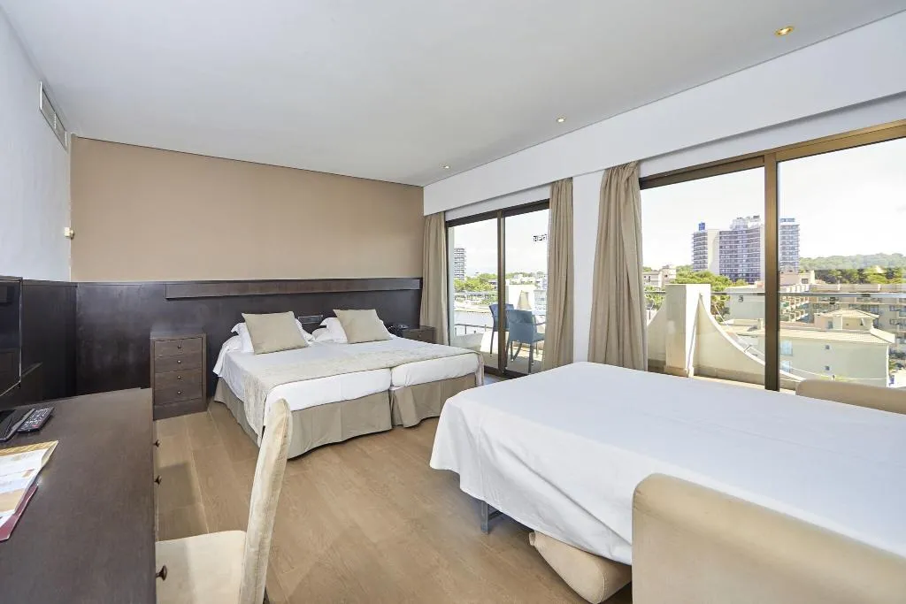 DOUBLE SUPERIOR WITH TERRACE Room, Playa Golf, Majorca