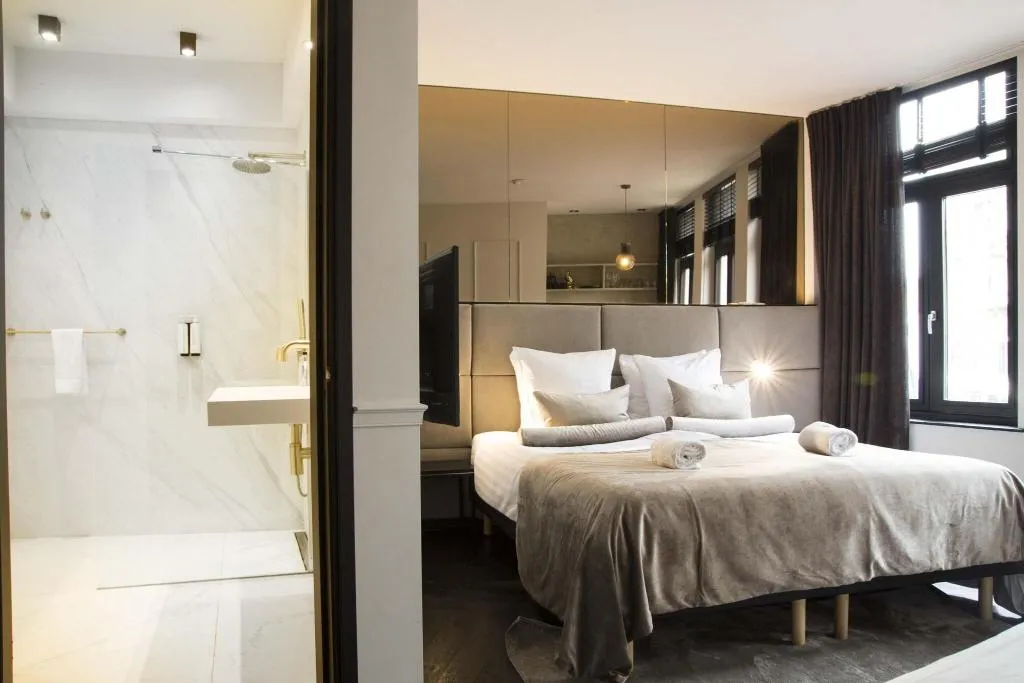 TRIPLE TWO BEDS Room, House Of Amstel, Amsterdam