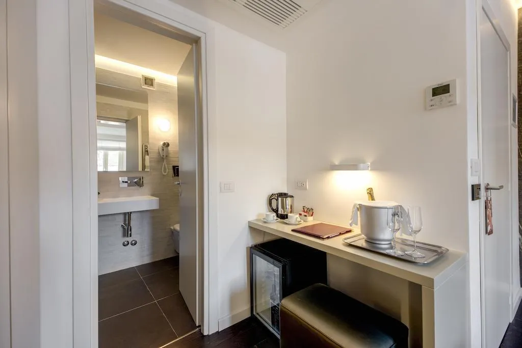 General view, Albergo Abruzzi, Rome
