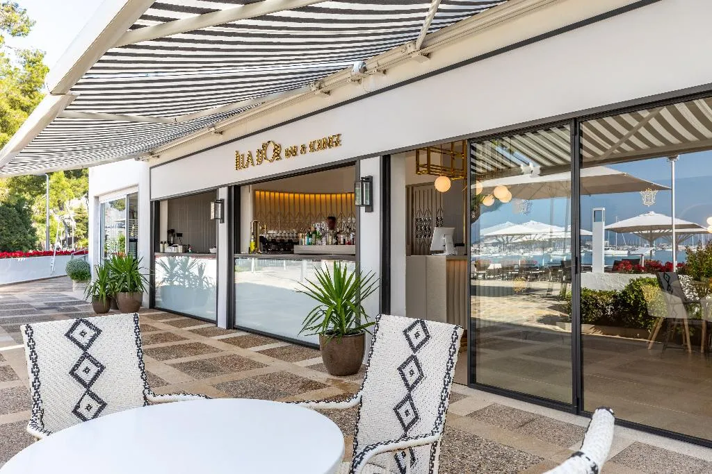 Bar, Hotel Illa D'or & Club Apartaments, Majorca