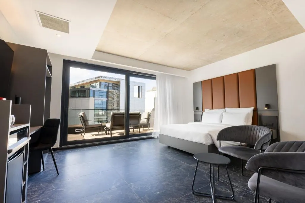 JUNIOR SUITE CITY VIEW Room, The Londoner Hotel St. Julians, Malta