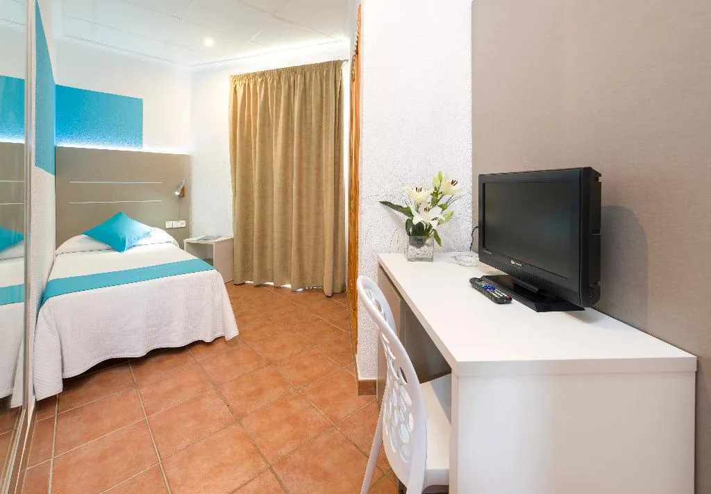 SINGLE WITH AIR CONDITIONING Room, Hostal Adelino, Ibiza
